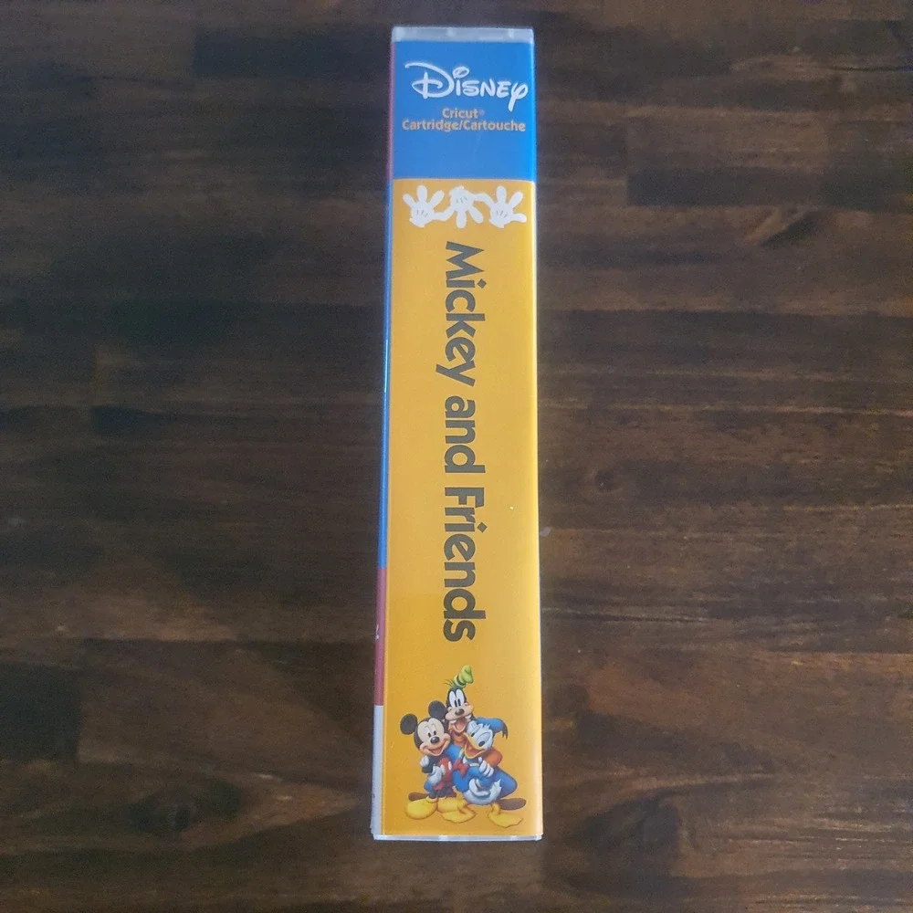Disney Mickey Friends Cricut Cartridge with‎ Overlay Manual 290382 Scrapbooking